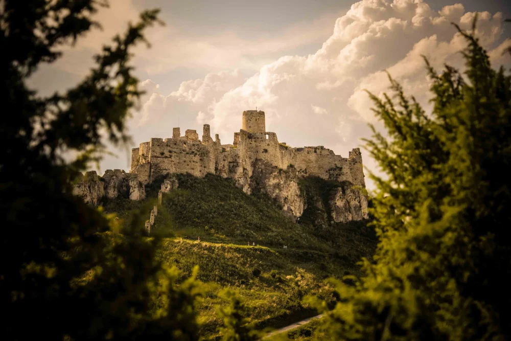 Krajinárska fotografia zo západného Slovenska – autorský záber na plátno